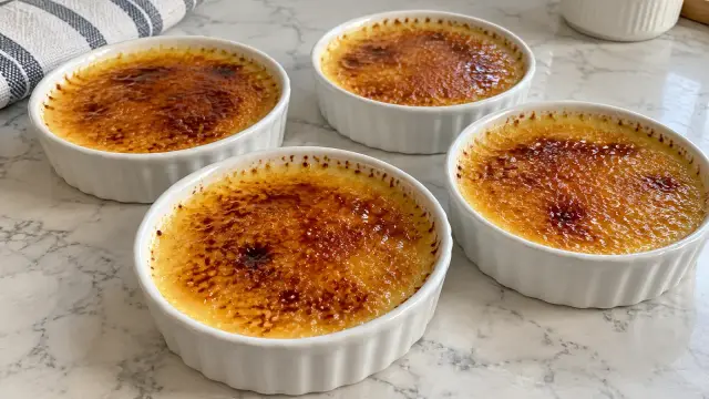 Pravé francúzske Crème Brûlée s karamelovou krustou